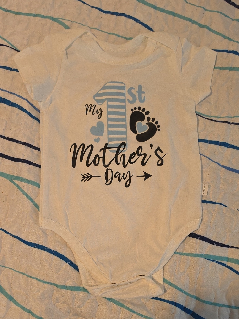 SHEIN White Baby One-Piece Bodysuit with Blue and Black Graphic